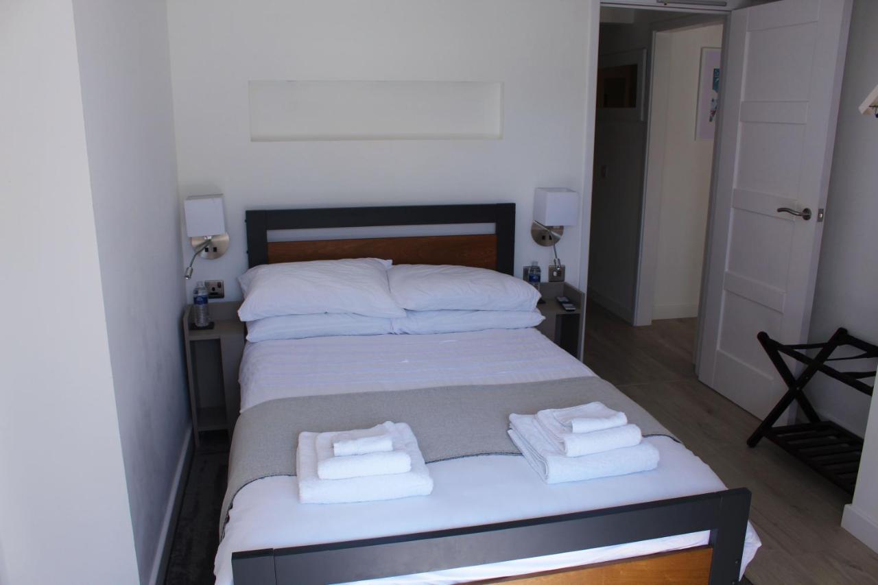 One One Five Apartment Swansea Exteriör bild
